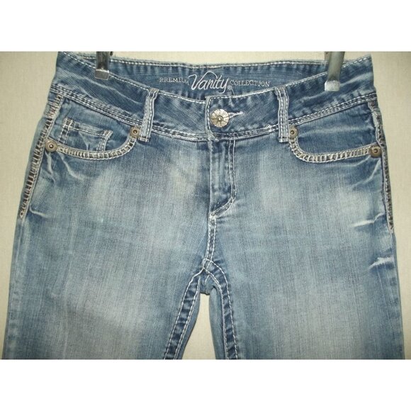 Vanity Jeans 28W X 33L Low Rise Flare Leg embellished pocket flaps embroidered - Picture 2 of 10